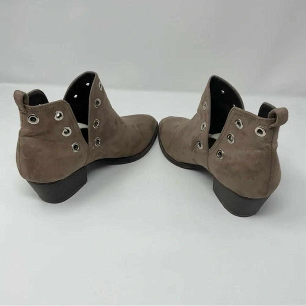 CL by Laundry Catt Bootie Boots Taupe Color Size‎ 7